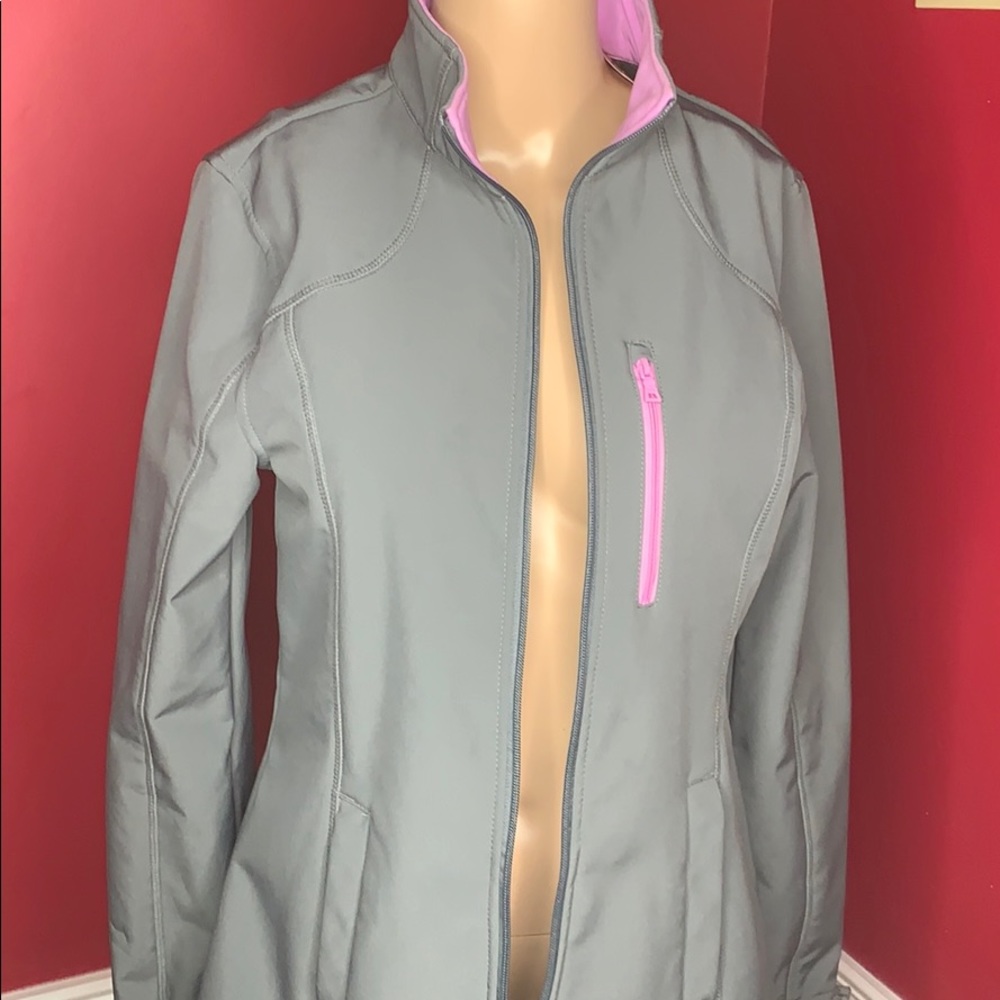 *NEW* Fila Jacket - Picture 2 of 5